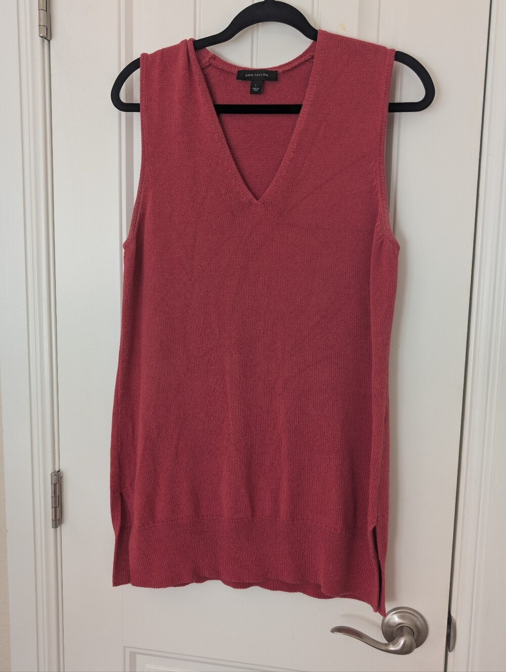 Sleeveless V-Neck Knit Sweater Vest in Brick Red L